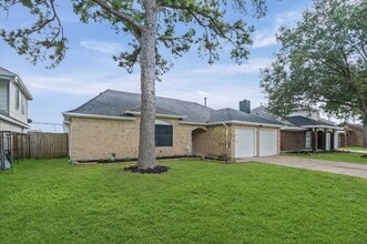 17523 Hamilwood Dr in Houston, TX - Building Photo - Building Photo