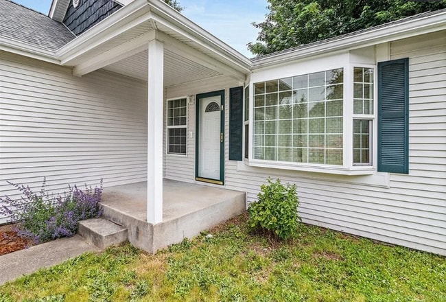 6834 Troy Ln NE in Bremerton, WA - Building Photo - Building Photo