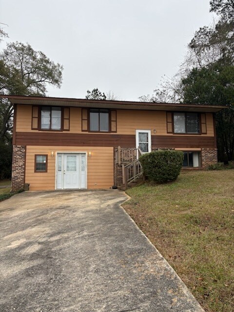 116 Pinecrest Dr in Americus, GA - Building Photo