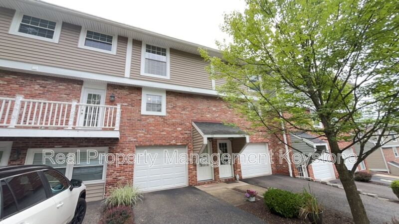 5491 Library Rd in Bethel Park, PA - Foto de edificio