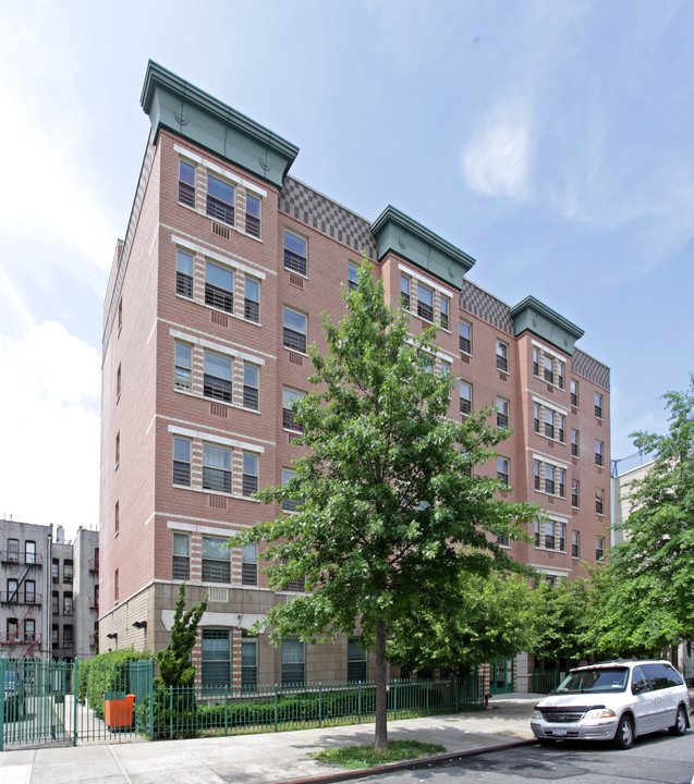 31 Schaefer St in Brooklyn, NY - Foto de edificio