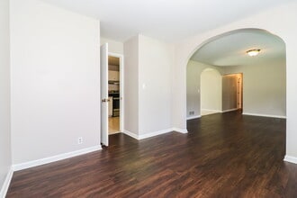 5509 Joeclay Dr in Stone Mountain, GA - Building Photo - Building Photo