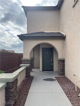 10721 Arusha Ave in Las Vegas, NV - Building Photo - Building Photo