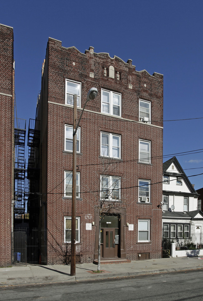 214-220 Duncan Ave in Jersey City, NJ - Foto de edificio - Building Photo