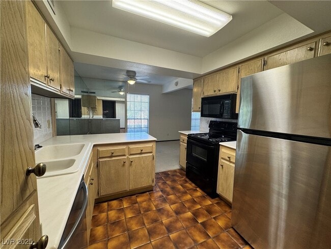 property at 3109 Pinehurst Dr