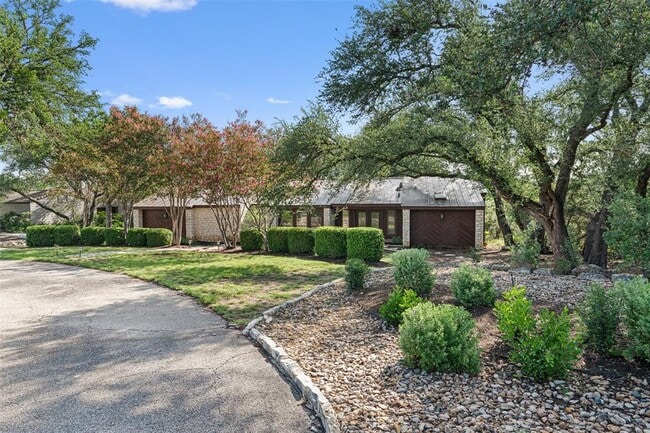 104 Timpanagos Dr in Lakeway, TX - Building Photo - Building Photo