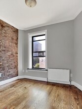 East 5th Street, Unit 5 in New York, NY - Building Photo - Building Photo