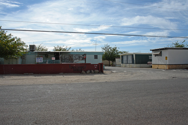 3434 E Mossman Rd in Tucson, AZ - Foto de edificio - Building Photo