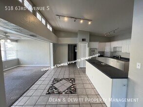 518 63rd Ave S in St. Petersburg, FL - Building Photo - Building Photo
