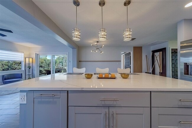 400 Capri Blvd in Treasure Island, FL - Building Photo - Building Photo