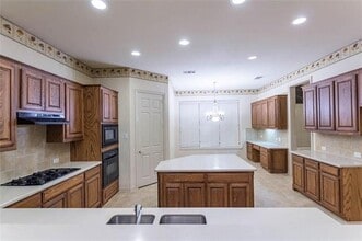 5717 Sweetbriar Dr in Richardson, TX - Building Photo - Building Photo