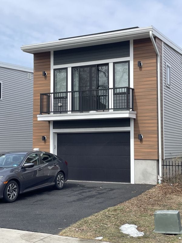 property at 1142 Springwood Ave