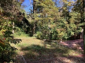 105 Campbell Dr in Flat Rock, NC - Building Photo - Building Photo