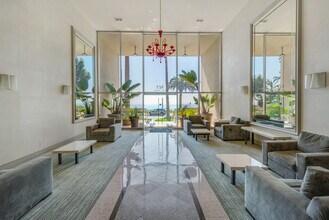 801 Ocean Ave, Unit 401 in Santa Monica, CA - Foto de edificio - Building Photo