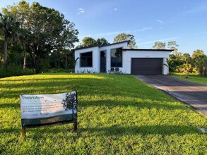 4320 30th Ave SE in Naples, FL - Building Photo - Building Photo