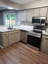 2210 Carol Ln in Stevensville, MI - Building Photo - Building Photo