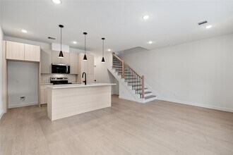 1031 North Ln in Houston, TX - Building Photo - Building Photo