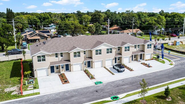 672 Moscato Dr in Daytona Beach, FL - Building Photo - Building Photo