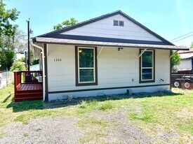 1222 Fenfield Ave in San Antonio, TX - Building Photo