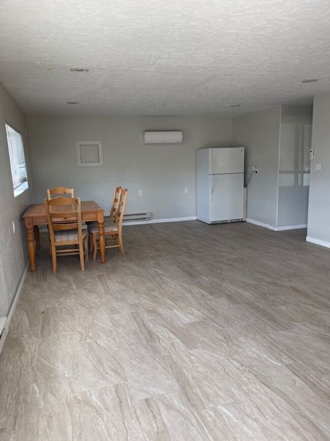 1102 Lamoille Hwy in Elko, NV - Building Photo - Building Photo