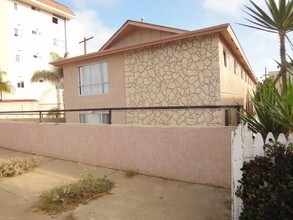 4870 Pescadero Ave in San Diego, CA - Foto de edificio - Building Photo