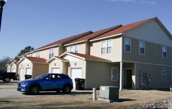 Harbor Bay Townhomes in Elizabeth City, NC - Building Photo - Other