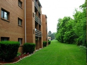 Pebble Creek in Bethel Park, PA - Foto de edificio - Building Photo