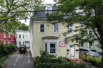 341 Windsor St, Unit 2 in Cambridge, MA - Foto de edificio - Building Photo