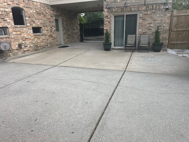 14014 Summer Ash Ln, Unit Unit B in Houston, TX - Foto de edificio - Building Photo