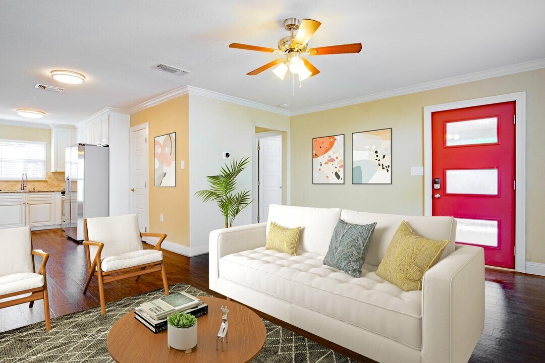 Updated West Fort Worth home with large ya in Fort Worth, TX - Building Photo