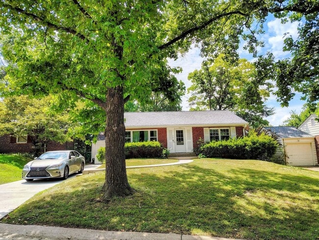 property at 130 Turf Ct