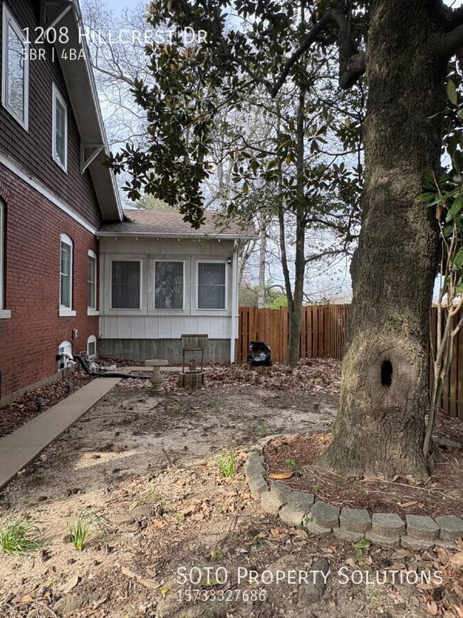 1208 Hillcrest Dr in Cape Girardeau, MO - Building Photo - Building Photo