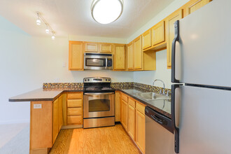 Fox Brook Townhomes in Hamburg, NY - Foto de edificio - Interior Photo