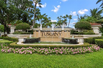 4211 Tuscany Way in Boynton Beach, FL - Foto de edificio - Building Photo