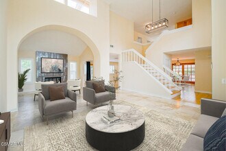 2111 Peak Pl in Thousand Oaks, CA - Building Photo - Building Photo
