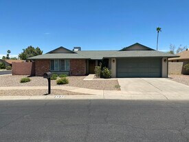 2707 S Flint Cir in Mesa, AZ - Building Photo