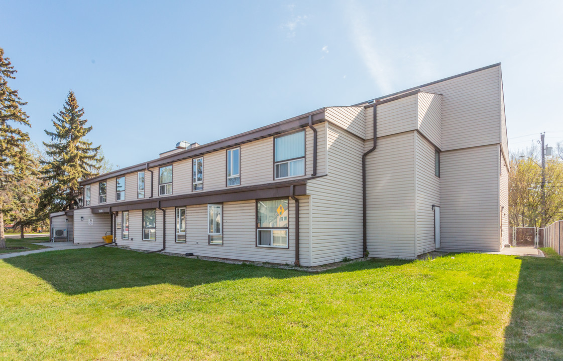 Viselka Senior Homes in Edmonton, AB - Building Photo