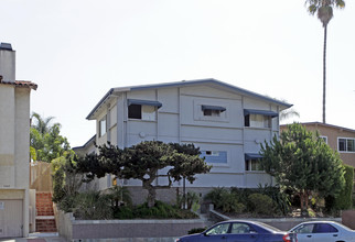 Wyndemere Heights in San Diego, CA - Building Photo - Building Photo