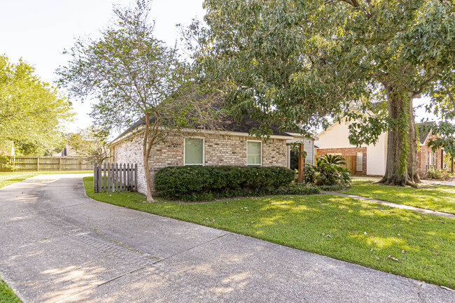 13333 Parwood Ave in Baton Rouge, LA - Building Photo - Building Photo