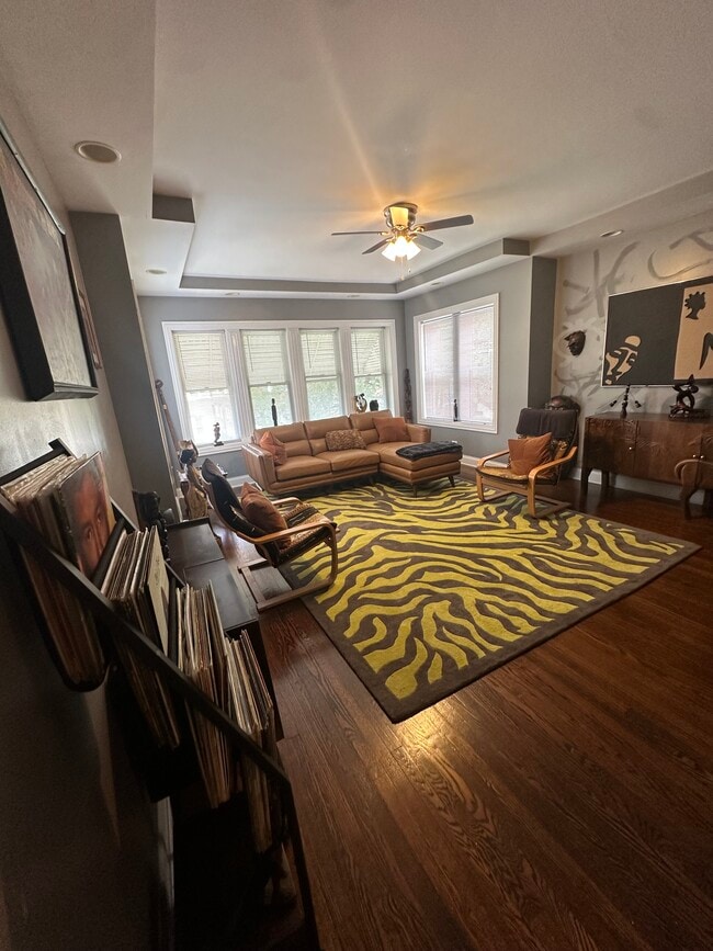 8227 S Green St, Unit 2nd floor in Chicago, IL - Building Photo - Building Photo