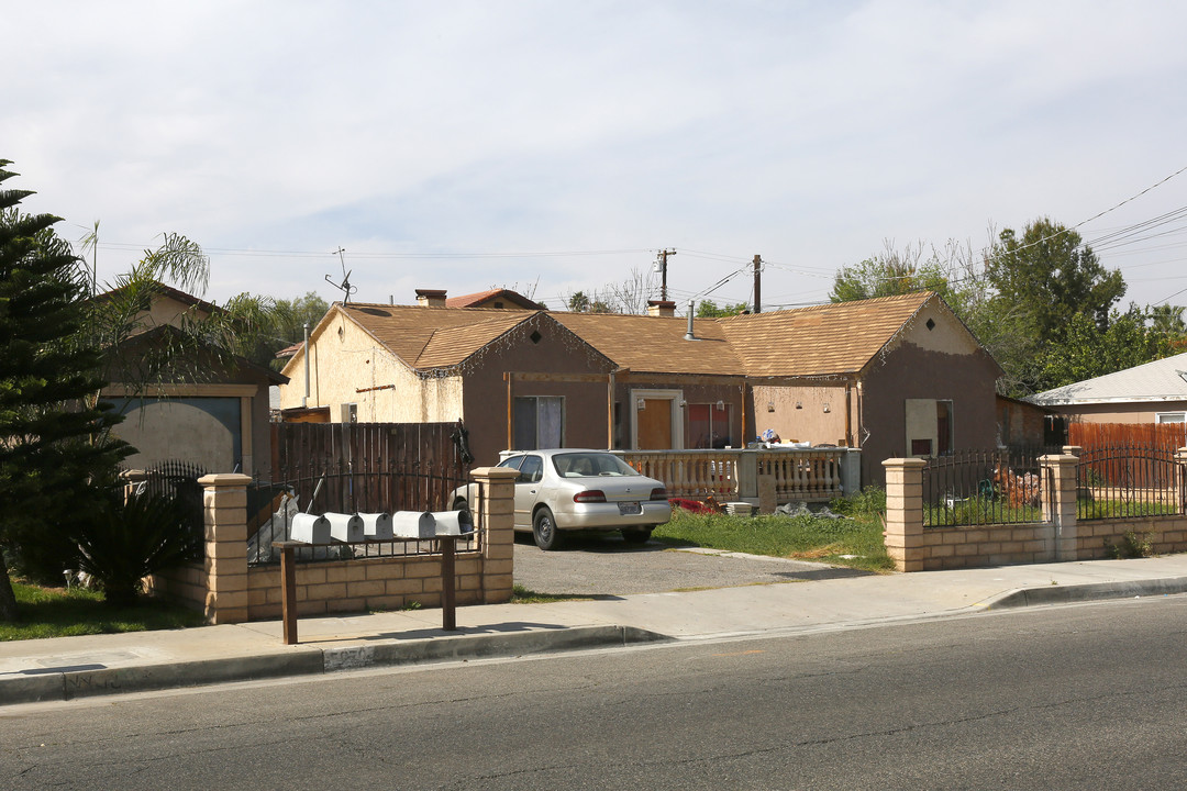 5070 La Sierra Ave in Riverside, CA - Building Photo