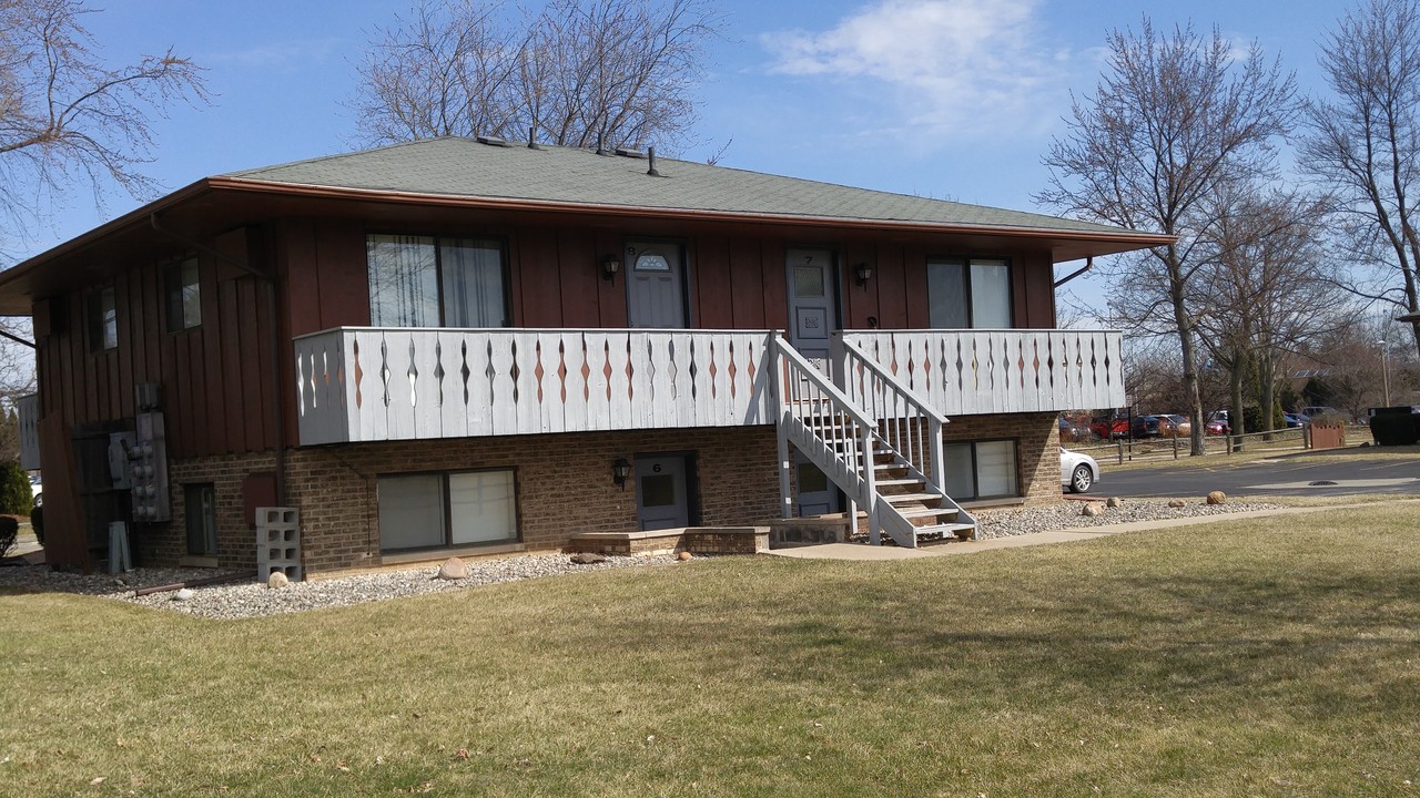 Bavaria West Apartments in Frankenmuth, MI - Building Photo