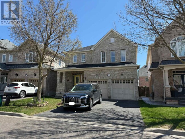 72 Loughlin Hill Crescent in Ajax, ON - Building Photo - Building Photo