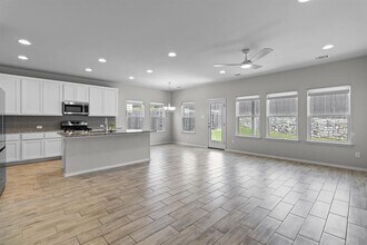 11325 Comano Dr in Austin, TX - Building Photo - Building Photo