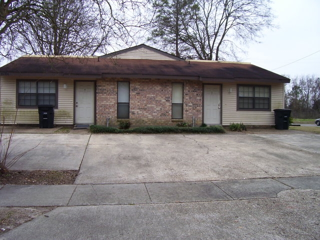 8704 GSRI in Baton Rouge, LA - Foto de edificio