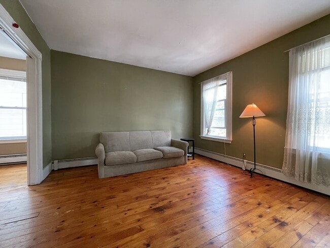 71 Mechanic St, Unit 2 in New Haven, CT - Building Photo - Building Photo