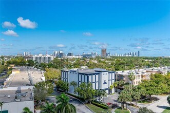 13499 Biscayne Blvd, Unit 807 in North Miami, FL - Building Photo - Building Photo