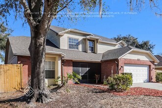 12406 Driftstone Way in Riverview, FL - Foto de edificio - Building Photo