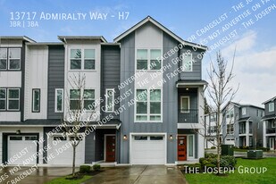13717 Admiralty Way in Lynnwood, WA - Building Photo