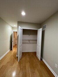Carlisle Court Medical Student Housing photo'